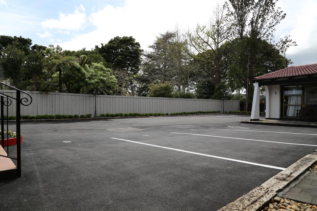 Papakura Motor Lodge & Motel Экстерьер фото
