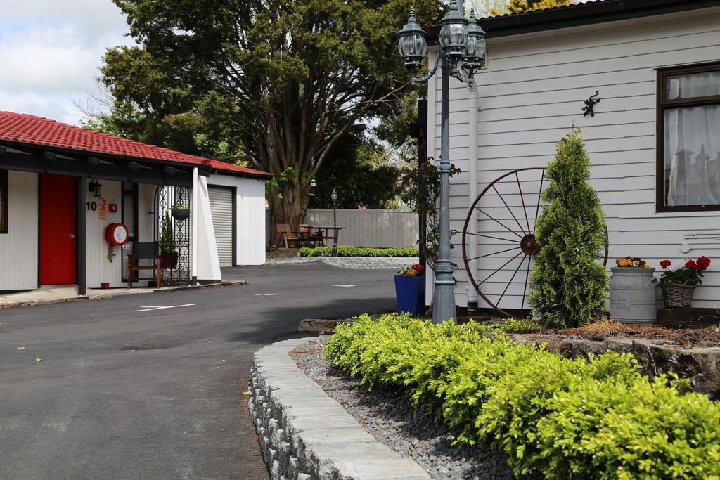 Papakura Motor Lodge & Motel Экстерьер фото