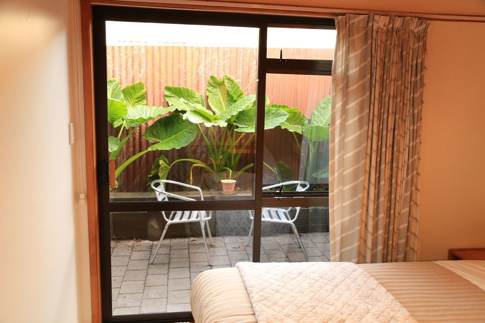 Papakura Motor Lodge & Motel Экстерьер фото